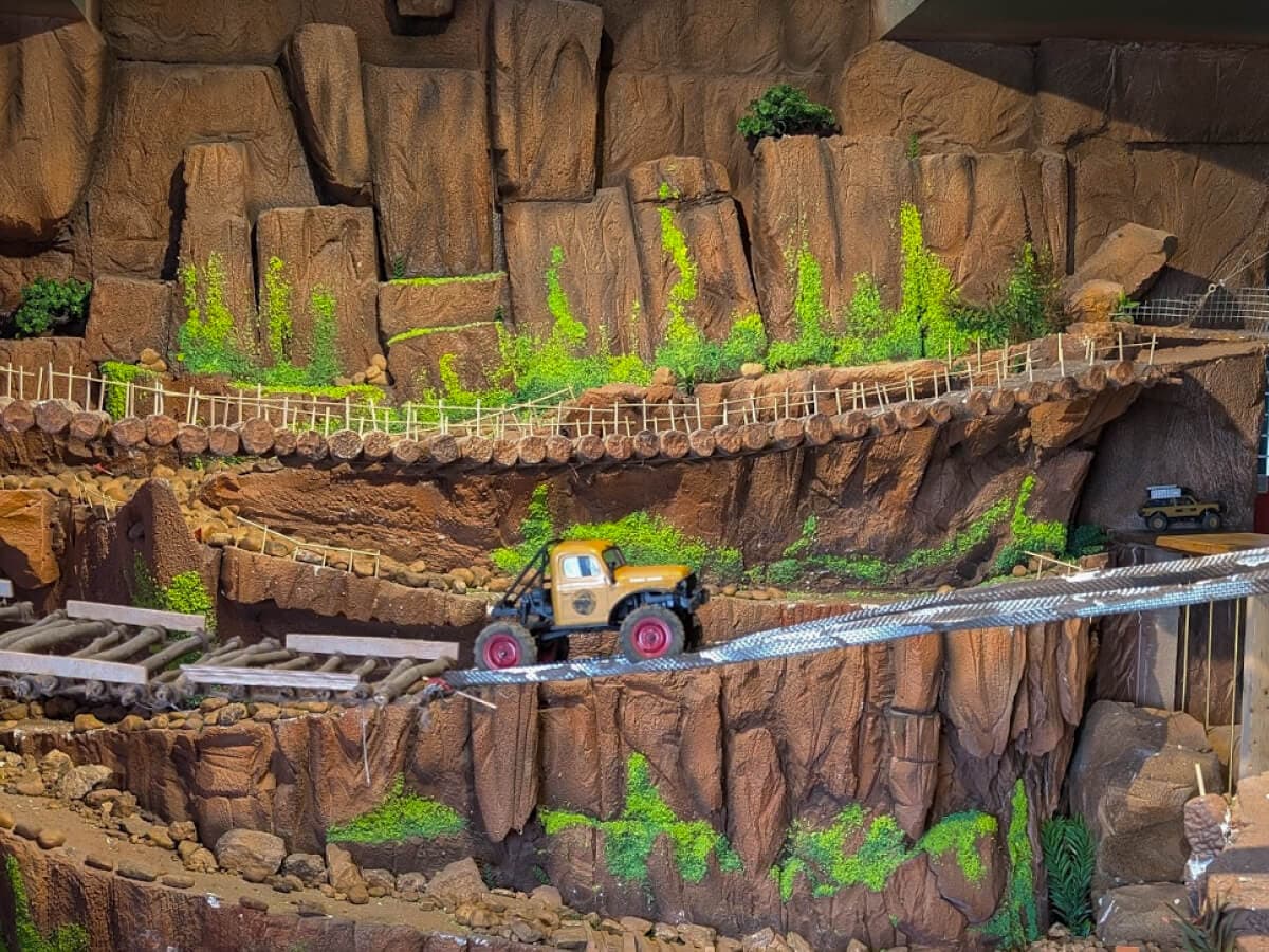 Crawler Track